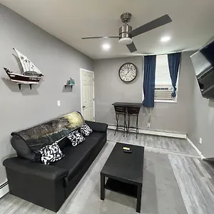 Apartment Near Airport, Hillside